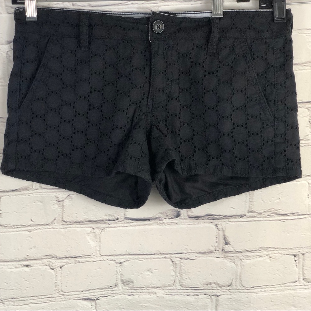 SO Herita: Black Lace Print Shorts. Size(7)